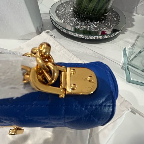 ❗️SOLD❗️💯% Authentic STUNNING bright blue Dior Caro bag - Picture 8 of 15